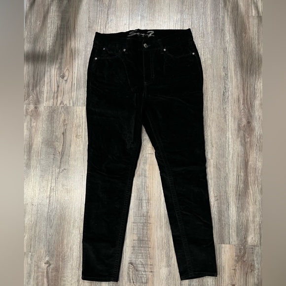 Black velvety pants. - Picture 2 of 6